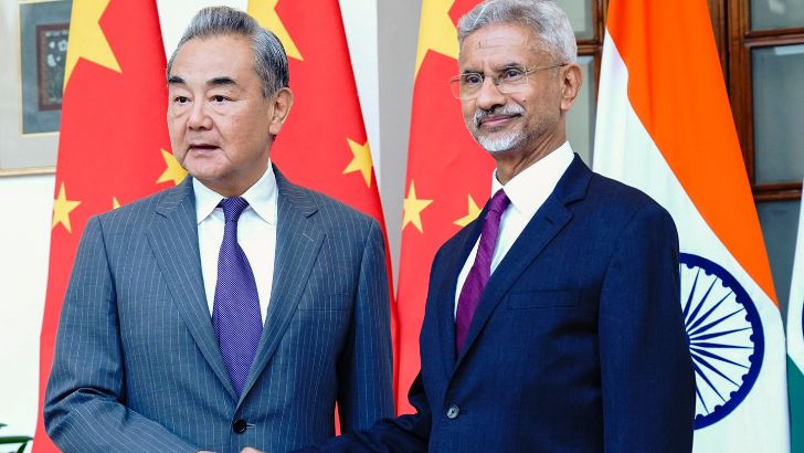 https://salarnews.in/public/uploads/images/newsimages/maannewsimage19082025_124154_India CHina meet.jpg
